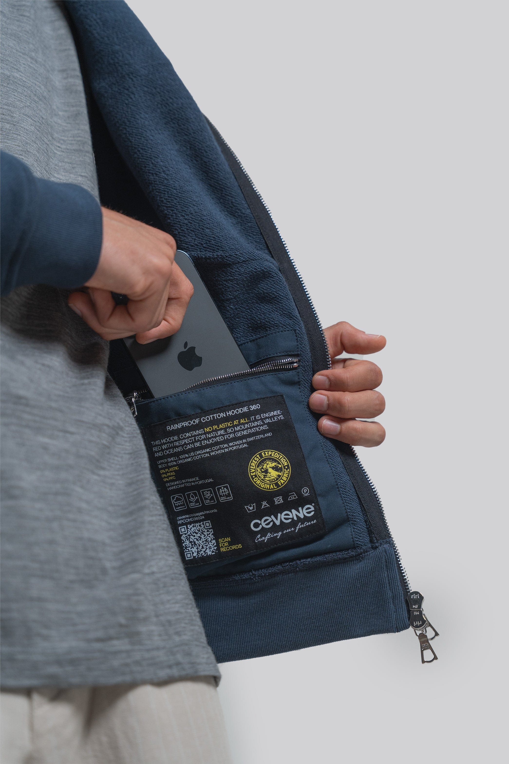 Ventile hooded travel jacket 360